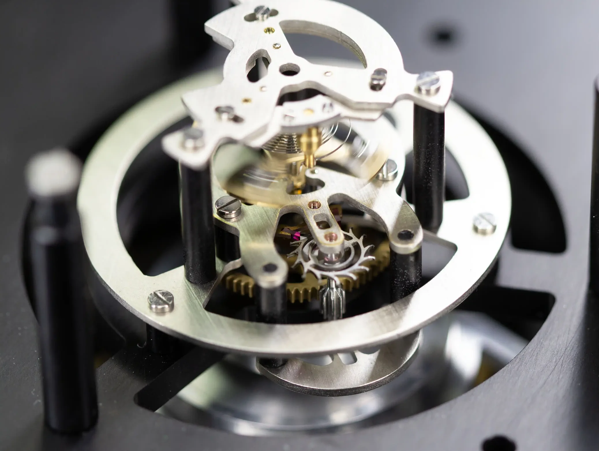 Mécanisme de l'Aéronef Vallemont — rouages d'une horloge mécanique d'art